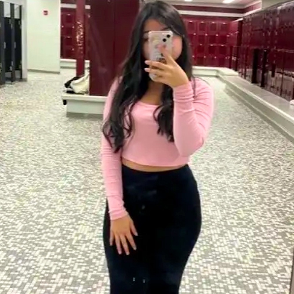 Meet your Posher, Esmeralda